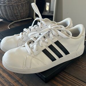 Adidas tennis shoes